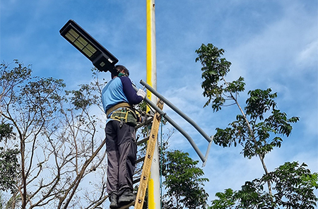 Luces de jardín solares integradas 180W instaladas en Filipinas