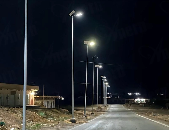 Farolas LED con energía solar